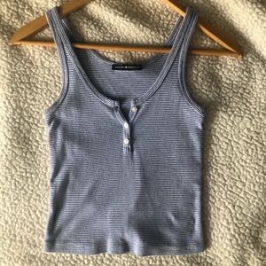 Brandy Melville crop top